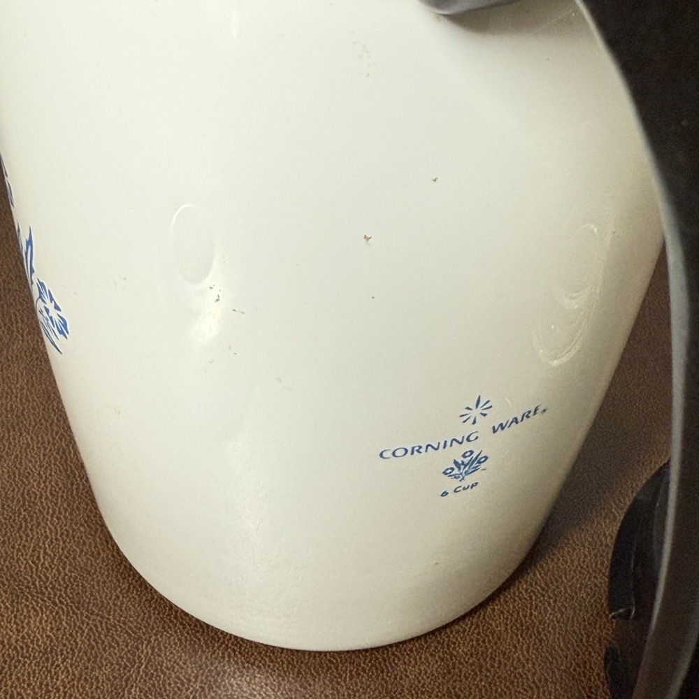Corningware White Coffee Percolator with Blue Floral Design and Black Handle - Picture 4 of 16
